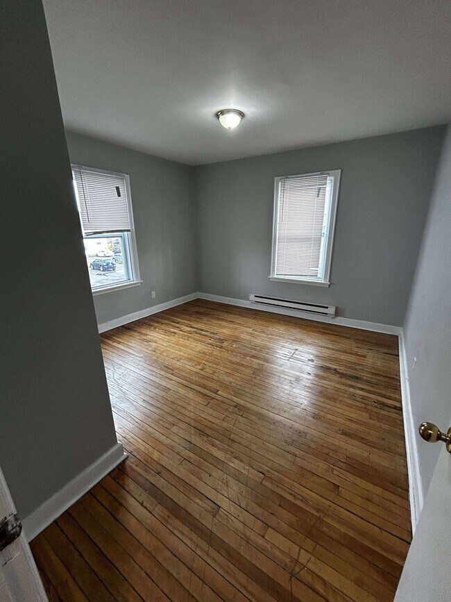 Building Photo - 56 Fleet St Unit 6