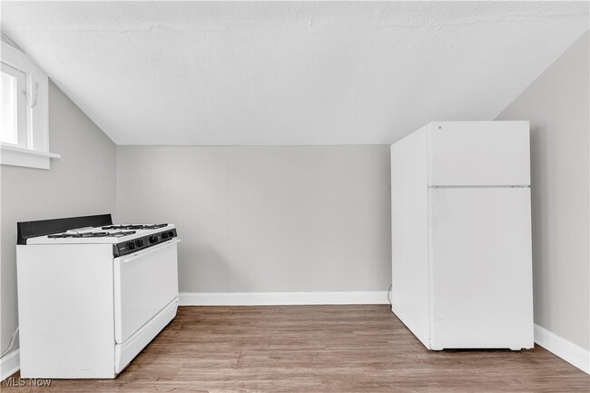 Photo - 3746 W 140th St Apartment Unit 2/UP