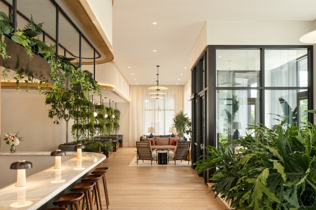 Emmi Midtown