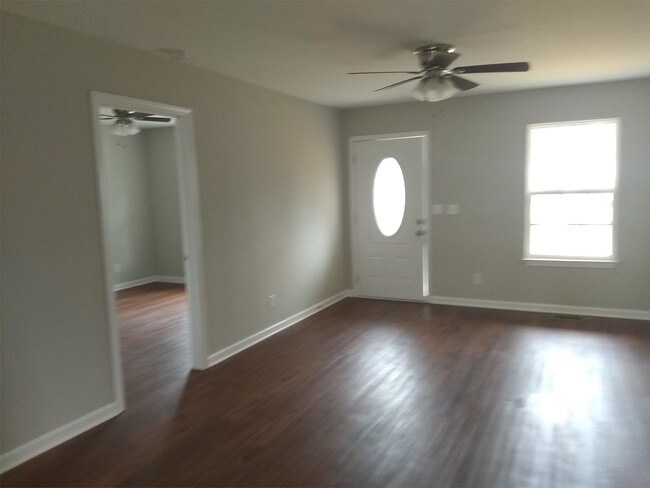 Photo - 2043 Leota St