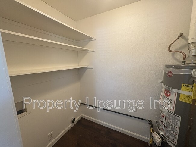 Photo - 104 E 6th St