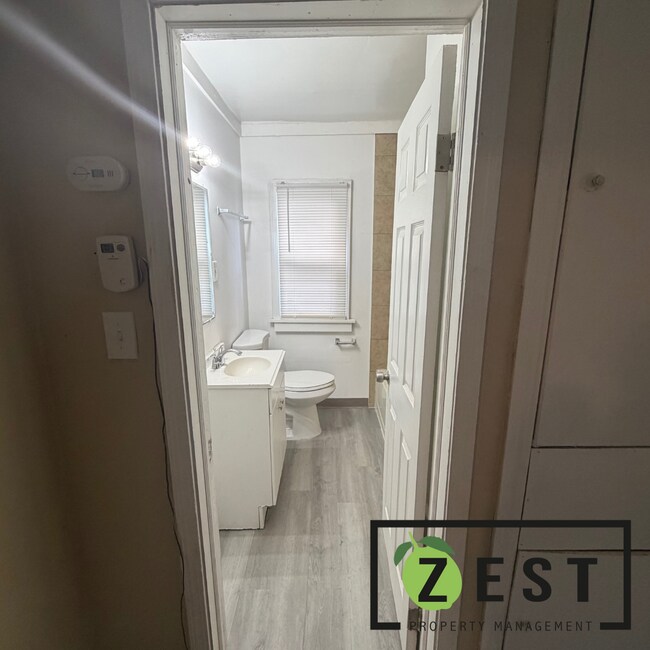 Photo - 15765 Washburn St Unit 15765 Washburn  -  1