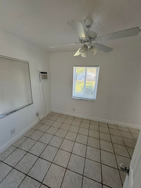 Photo - 920 N Haverhill Rd