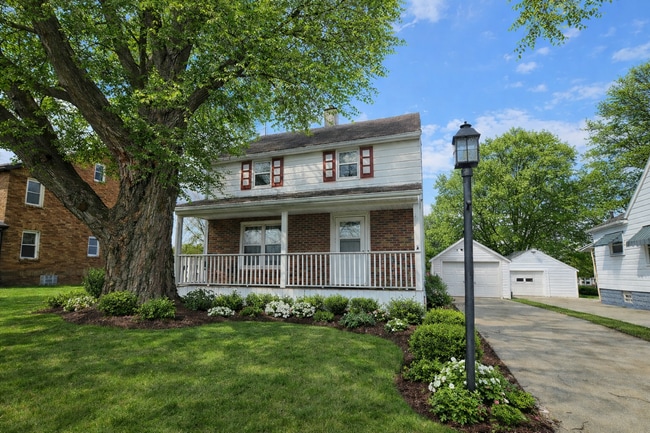 Building Photo - 3 Bedroom 1.5 Bath **Coming Soon**