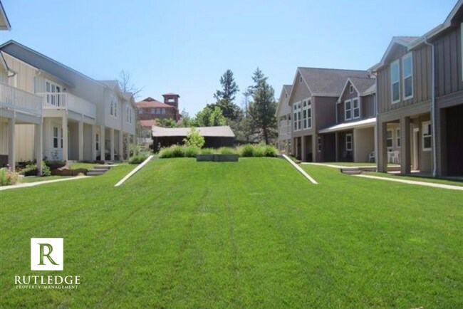 Photo - Gorgeous End Unit Townhome in The Heart of...