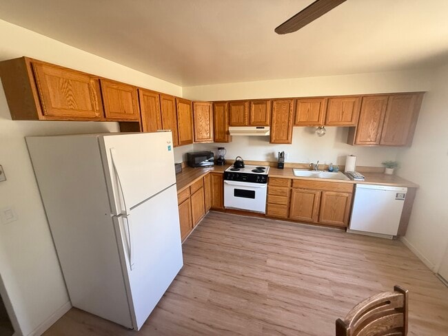 Photo - 2524 Erskine Creek Rd Unit B