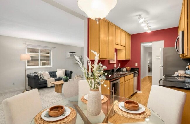 Building Photo - 2706 Humboldt Ave S Unit 302 Rental