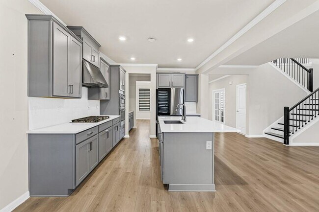 Photo - 405 Founders Walk