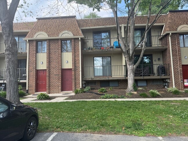 Building Photo - 326 Saybrook Ln
