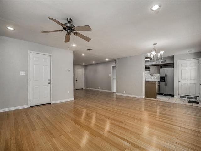 Photo - 917 Warren Way