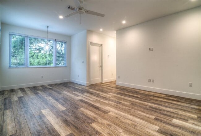 Photo - 3111 Walling Dr