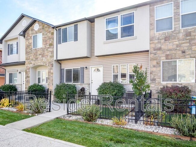 Photo - 537 W 1570 N