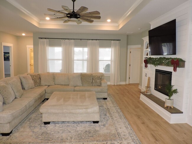 Photo - Easy access to shopping, interstate & Navy Federal complex!