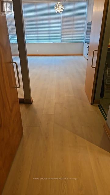 Photo - 188 Eglinton Ave E Unité 403