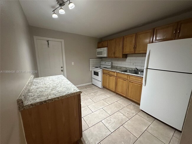 Photo - 5940 NW 20th St Unit 44