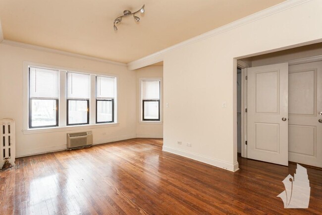 Photo - 742 W Addison St Condo Unit 3N