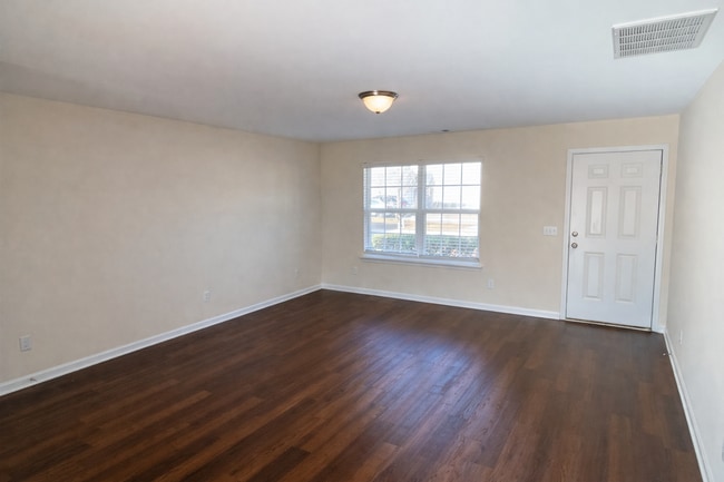 Photo - 14 Miller Park Cir