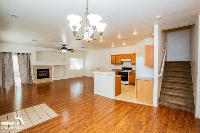 Photo - Beautiful Two-Story 3Bdm 2.5Ba Rowhome Nestled in Henderson!