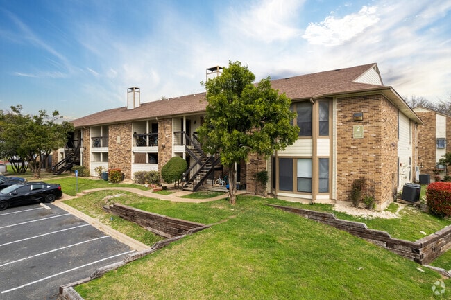 Cricket Hollow Apartments