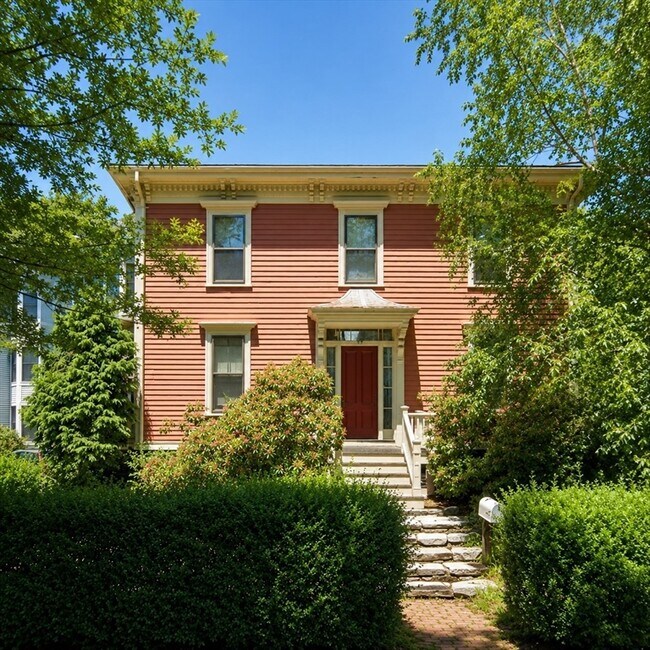 27 Cogswell Ave