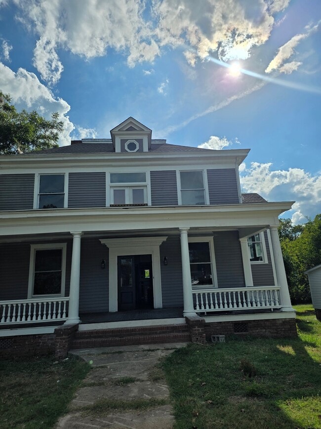 140 Wylie St