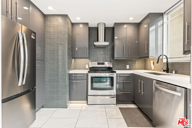 Building Photo - 10747 Wilshire Blvd Unit 1103 Rental