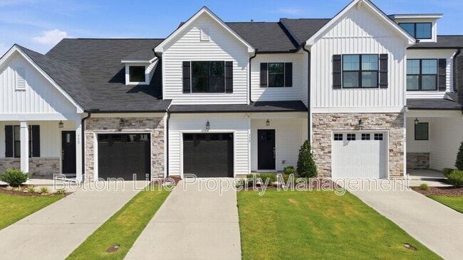 Building Photo - 730 Putney Hl Rd