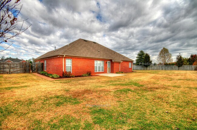 Photo - 176 Timber Oak Rd