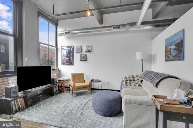 Building Photo - 1701 Tulip St Unit 204 Rental