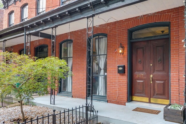 Photo - 317 W Marshall St