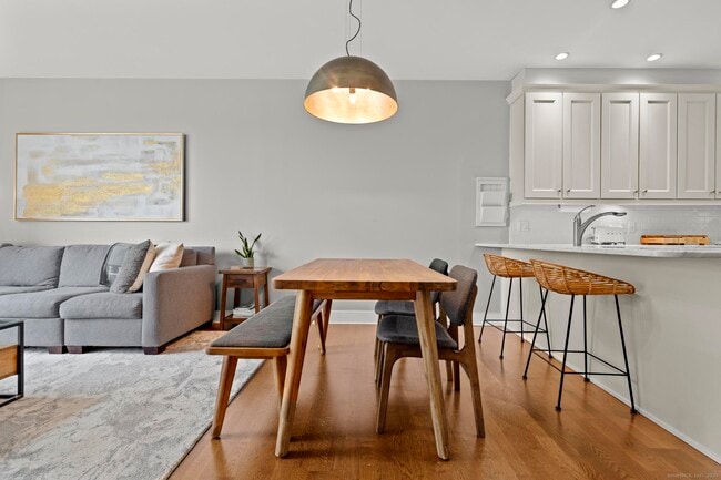 Photo - 77 Havemeyer Ln Unit 313