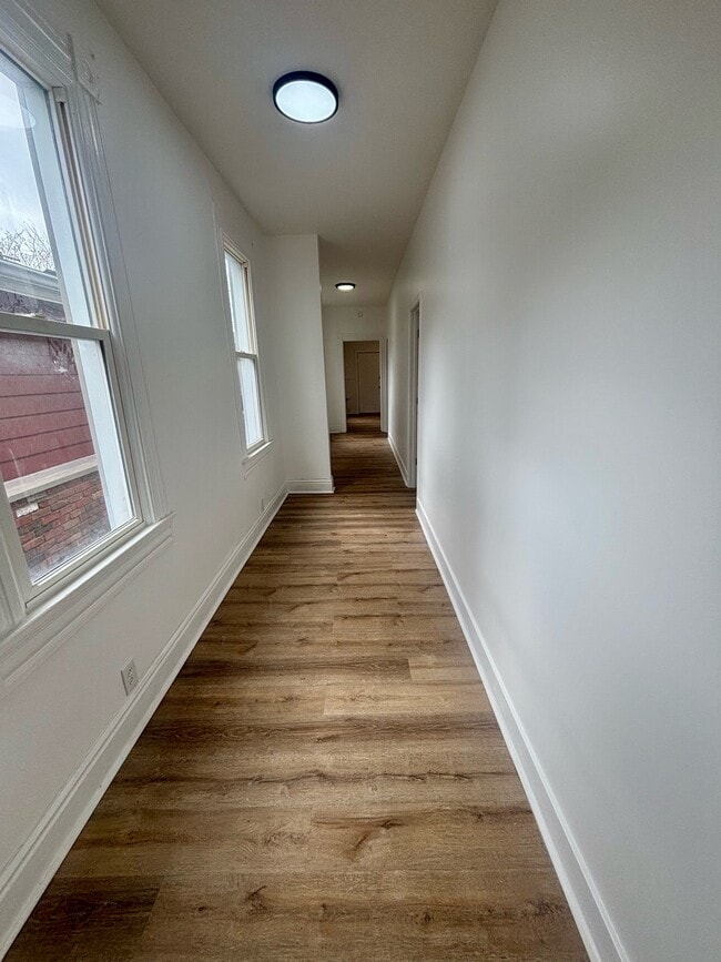 Photo - 525 E 8th St