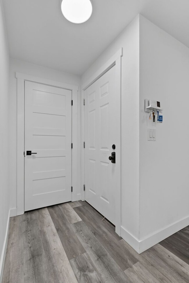 Photo - 2bd/1.75ba Redmond Condo Unidad 123