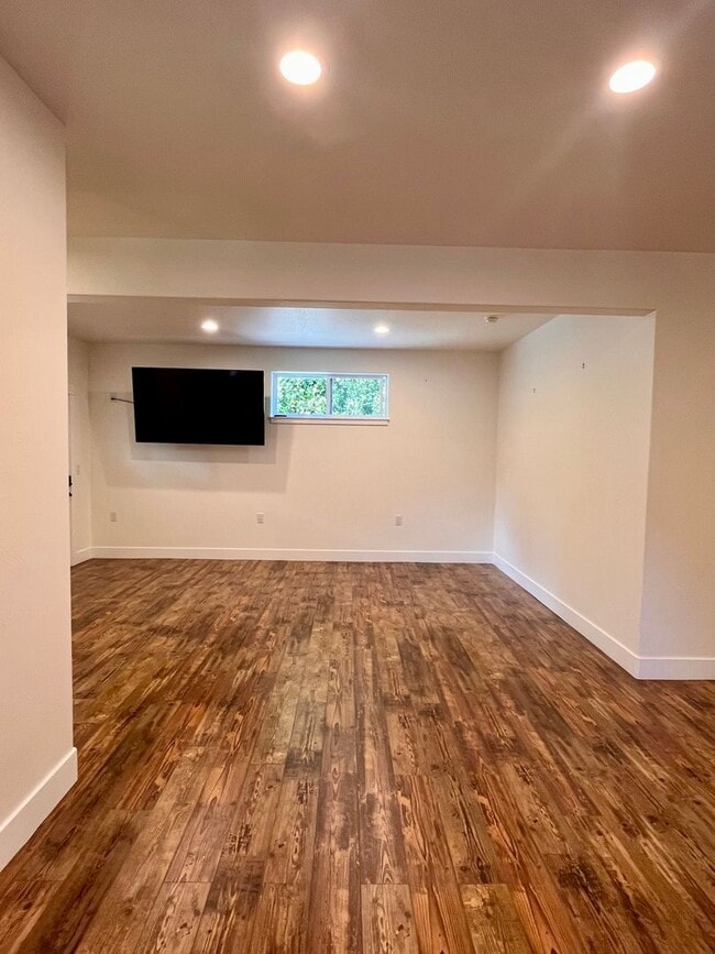 1184 Rutherford Dr