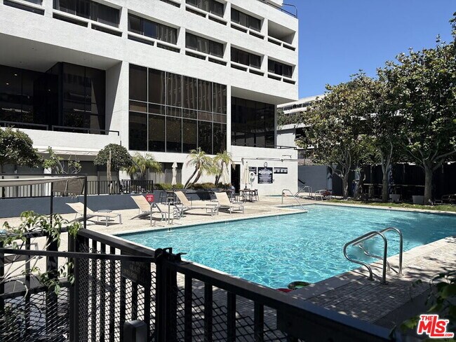 Building Photo - 880 W 1st St Unit 402 Rental