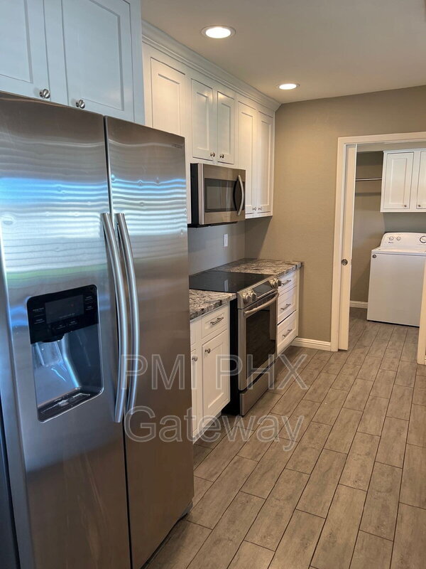 Photo - 1336 W 12th St