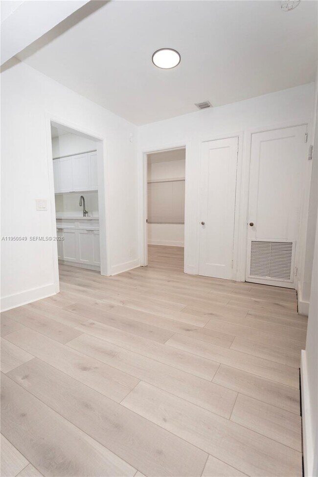 Photo - 111 SW 31st Ct Unit 1