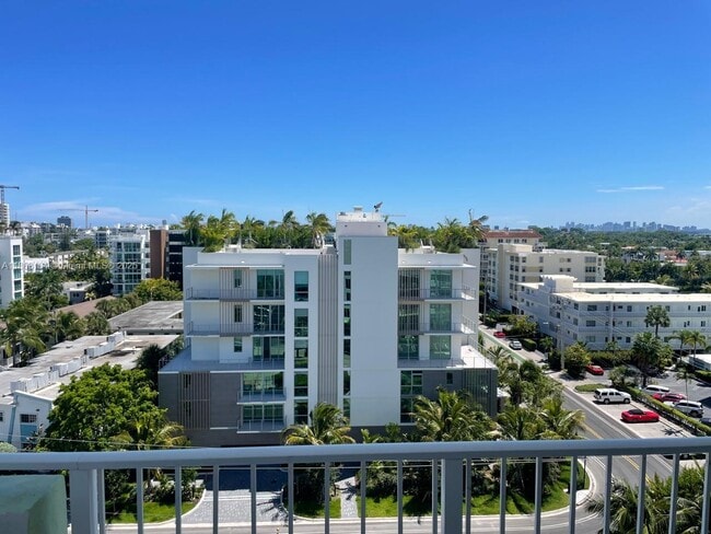 Photo - 10350 W Bay Harbor Dr Unidad 9H Rental