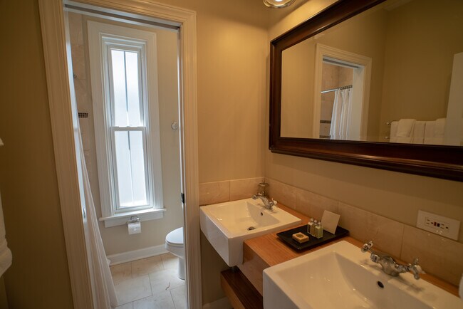 Photo - 3238 N Hoyne Ave Unit #2