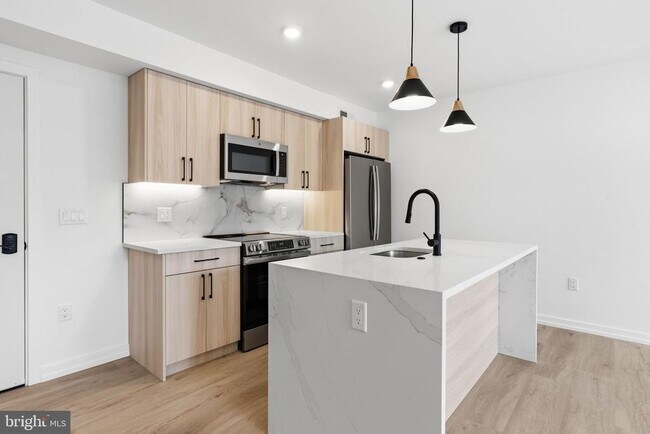Photo - 209 New St Unit 5F