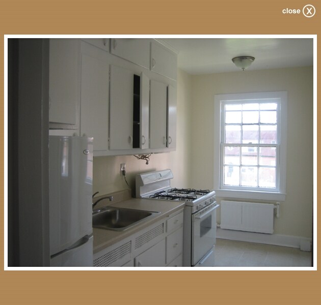 Kitchen - Gunston Hall Apartments