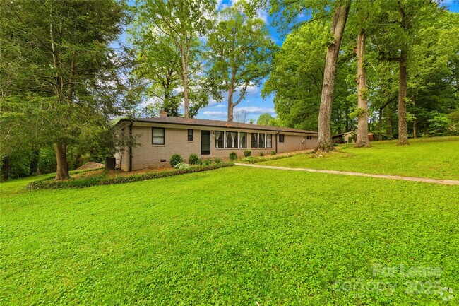 Building Photo - 7022 Lakeside Dr Rental