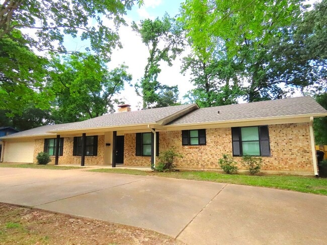 Updated 5 bedroom, 3 bathroom home in Tyle... - Updated 5 bedroom, 3 bathroom home in Tyle...