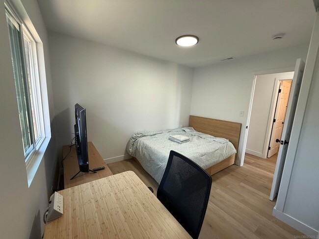 Building Photo - 664 Carefree Dr Unit 1 Rental
