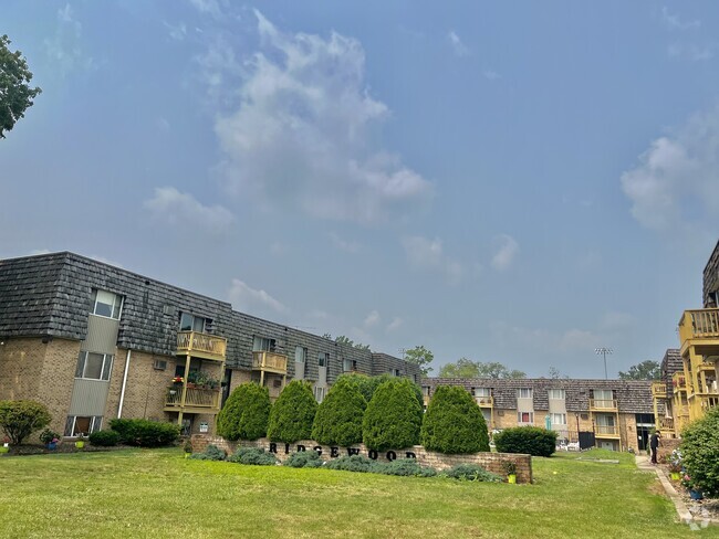 Building Photo - Ridgewood Apartments