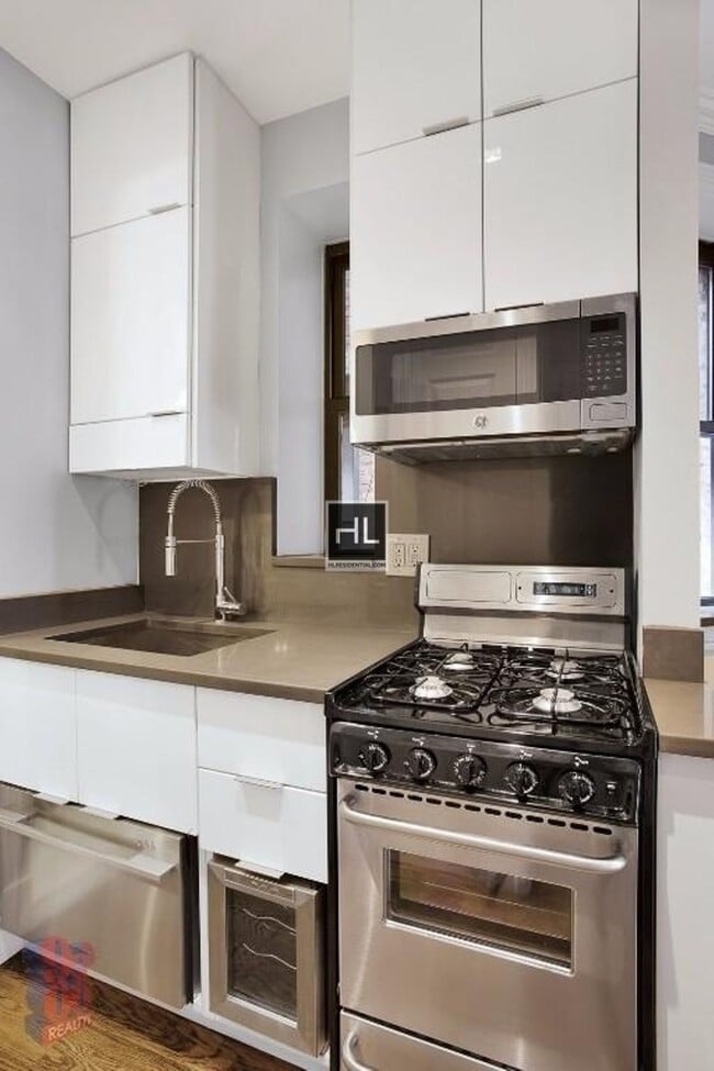 Photo - Tenth Avenue Unit 4RS