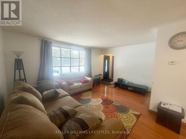 Photo - 156 Paperbirch Crescent