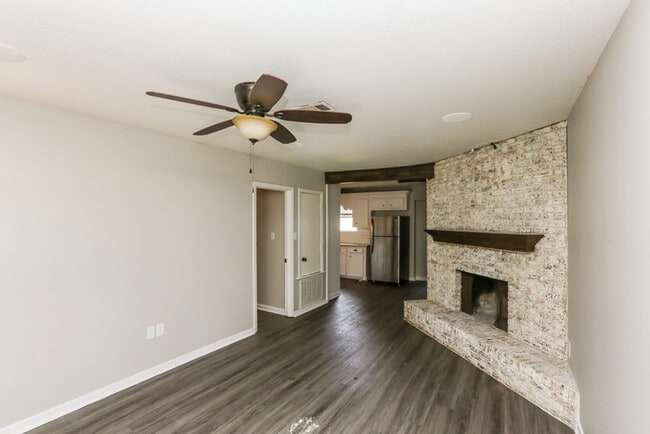 Photo - 329 Lionel Rd