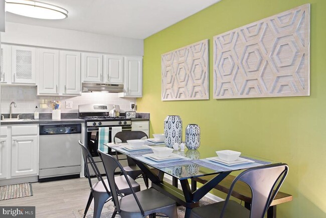 Photo - 9220 Old Lantern Way Apartment Unit 1BED1BATH