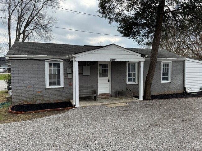 Building Photo - 1 Bed, 1 Bath Home in Sylvan Park